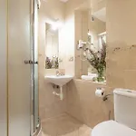 Wilcznik 10 Bed & Breakfast 3*