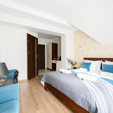 Wilcznik 10 Bed & Breakfast 3*