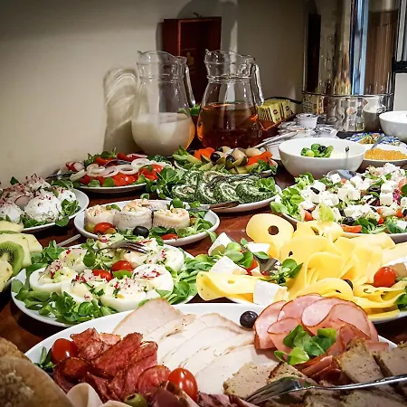 Wilcznik 10 3* ザコパネ