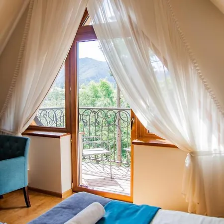 Wilcznik 10 Bed & Breakfast *